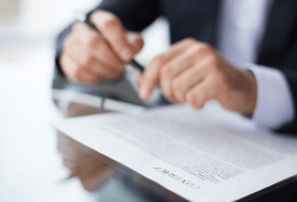 Revisión legal de contratos con plataformas digitales